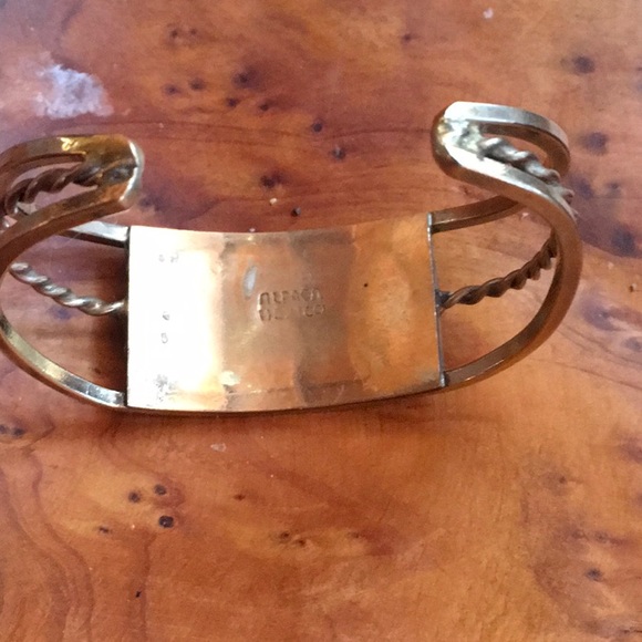 Very Pretty Bracelet with Abalone Flower - Picture 4 of 5